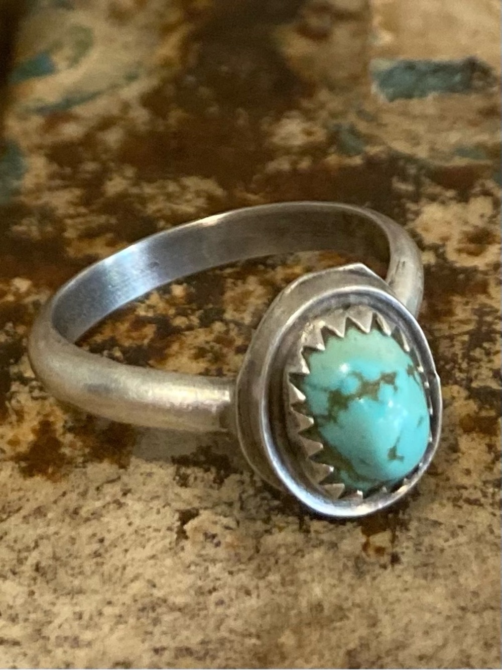 Silver Tone Sawtooth Bezel with Turquoise Colored Stone Ring Approx 5.5 Size